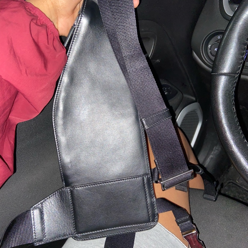 MENS AUTHENTIC PRADA CROSSBODY - Picture 3 of 3